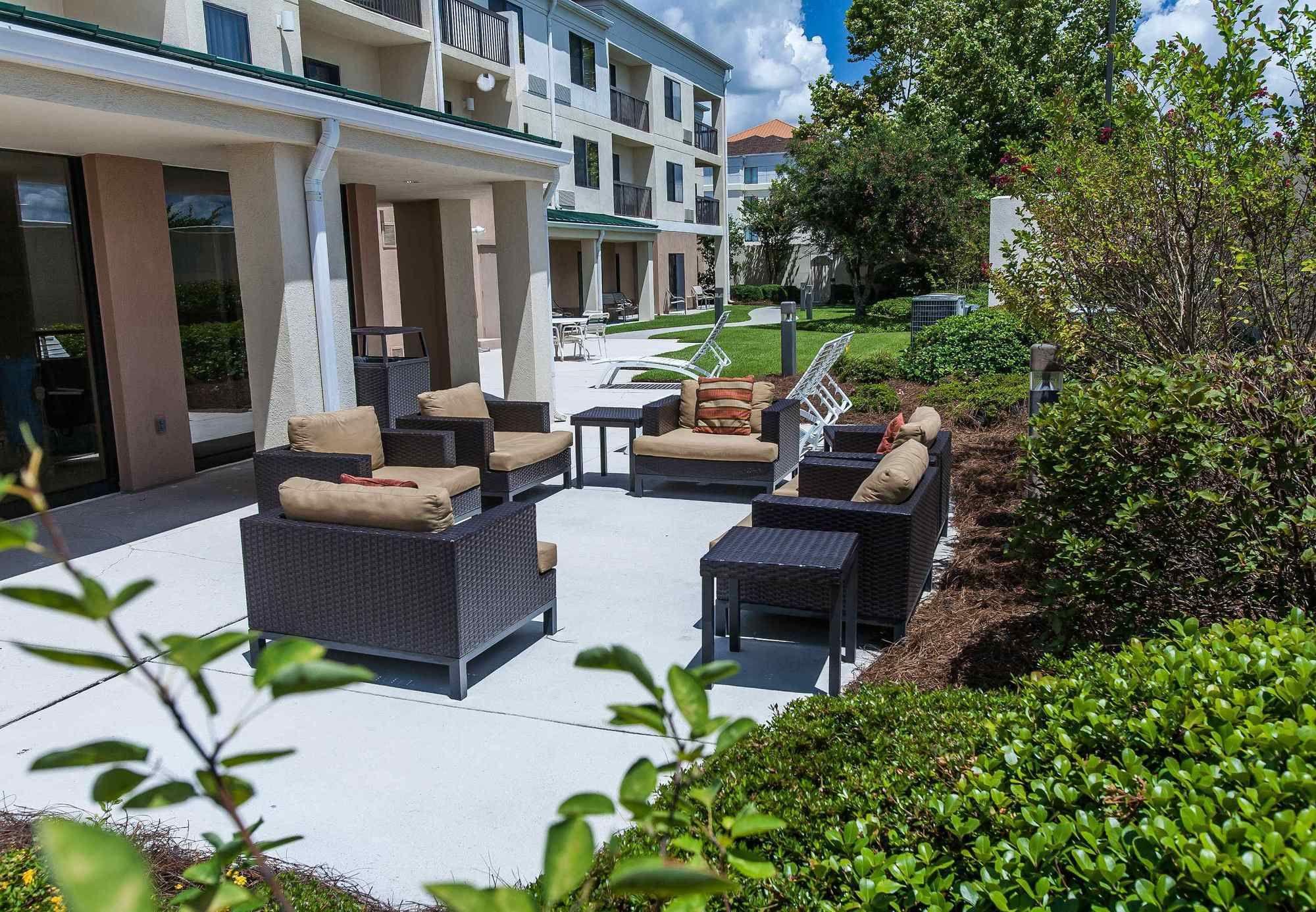 Courtyard Florence South Carolina Bagian luar foto
